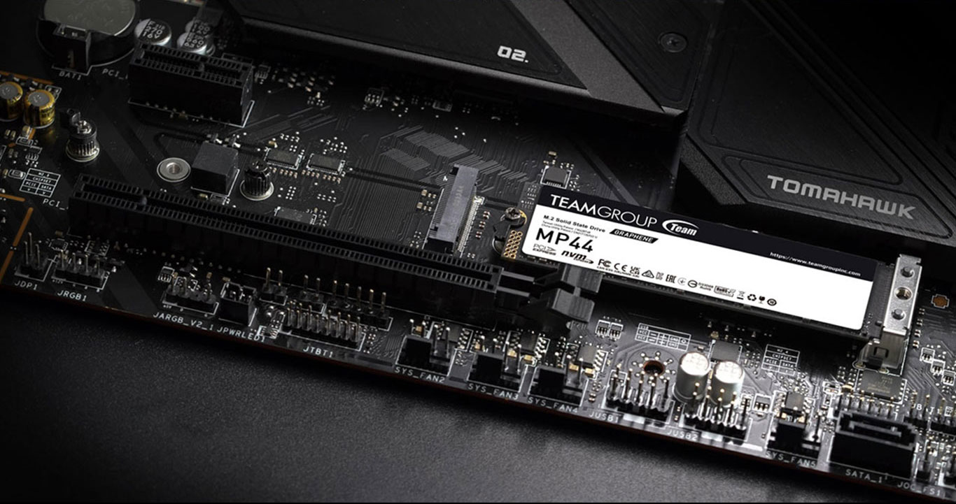 Team Group MP44 M.2 2280 4TB PCIe 4.0 x4 with NVMe Laptop
